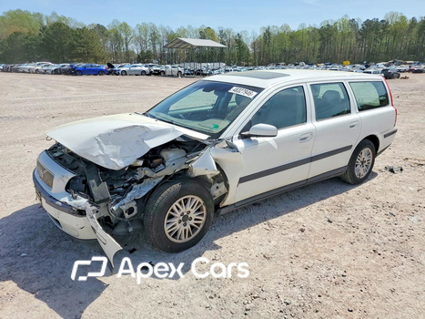 Volvo V70 2004 - Image 1 of 12