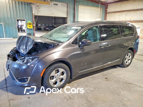 Chrysler Pacifica 2017 - Image 1 of 14