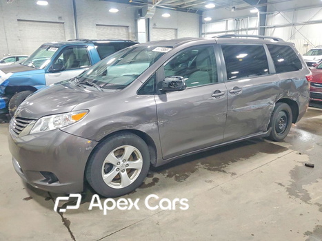 Toyota Sienna 2017 - Image 1 of 14