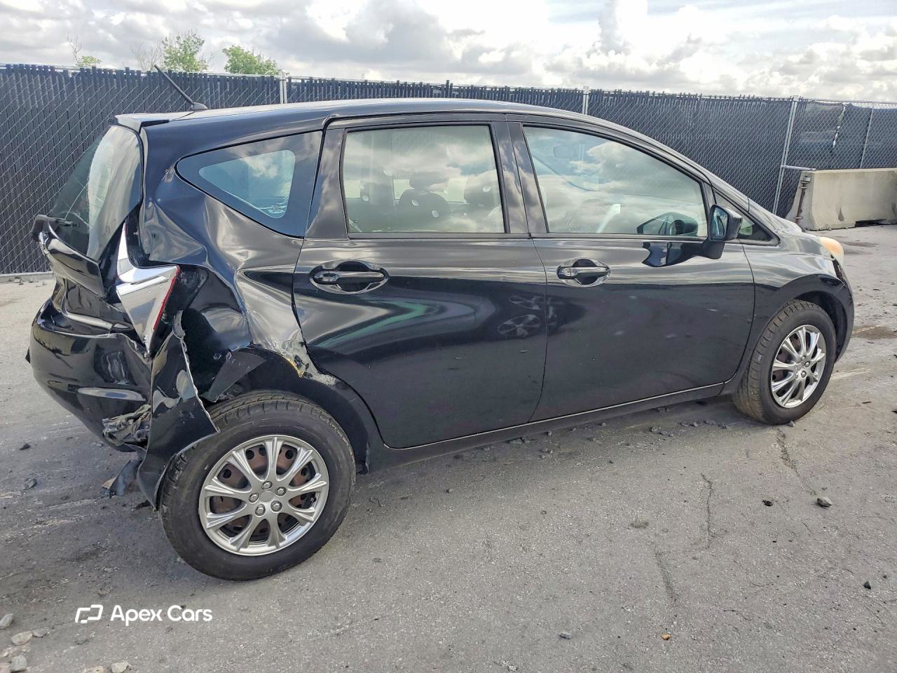 Nissan Versa 2015