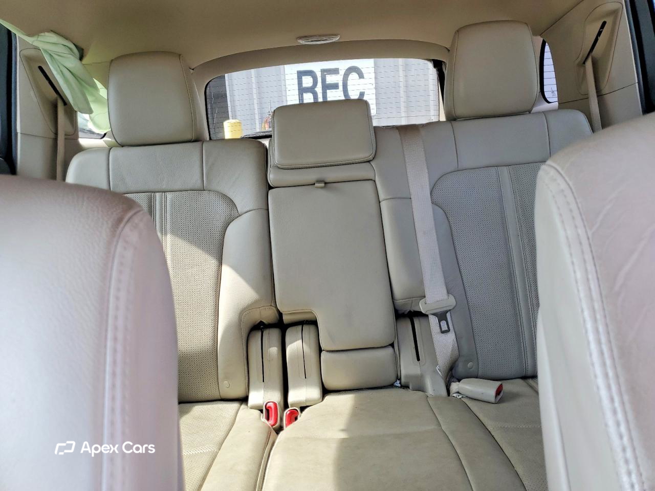 Lincoln MKT 2012