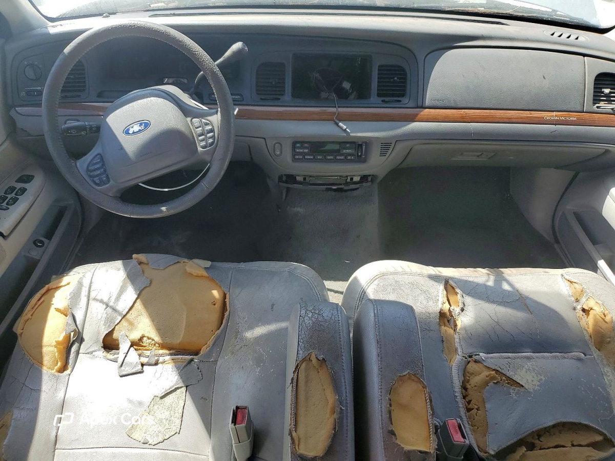 Ford Crown Victoria 2004