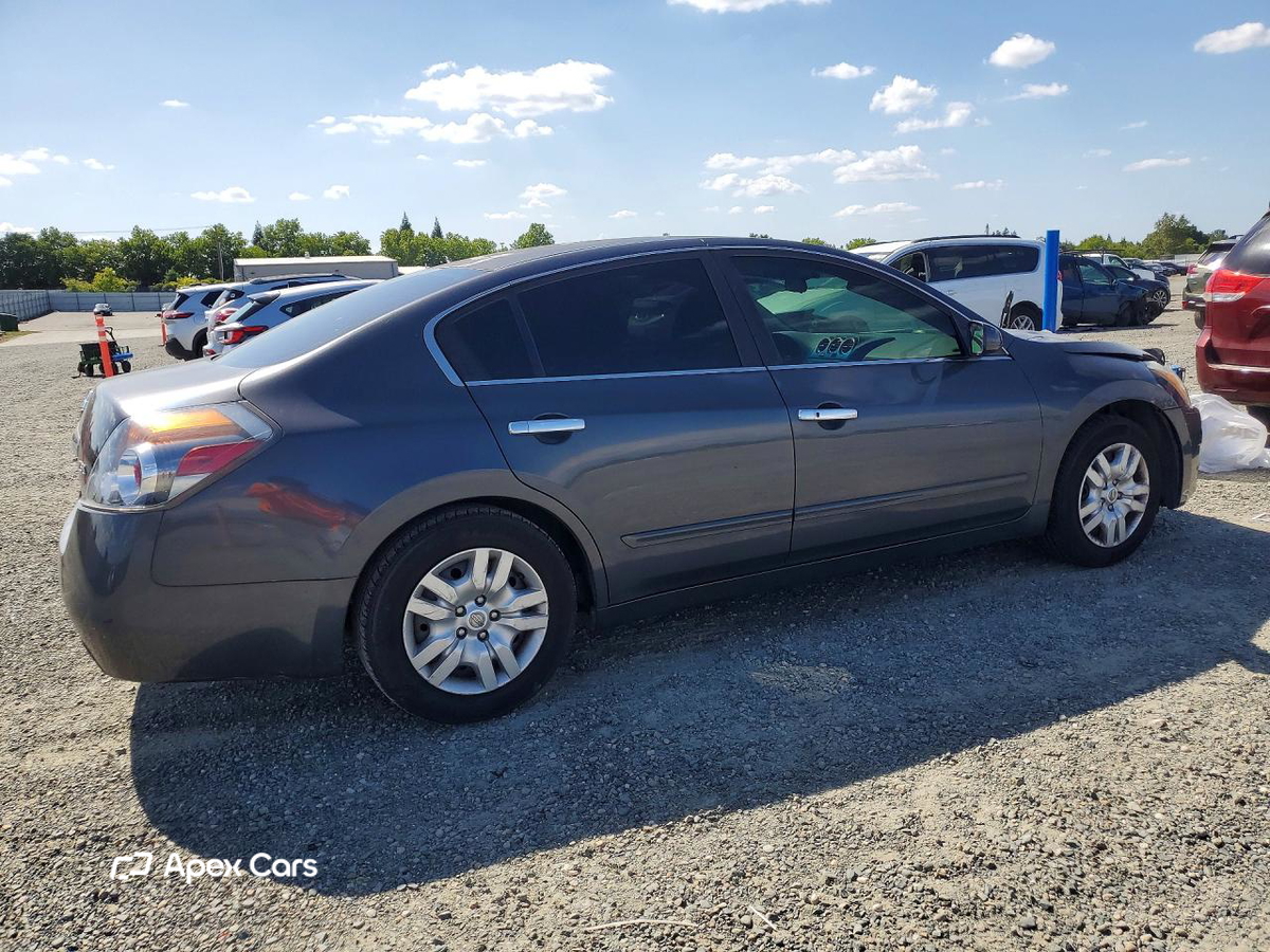 Nissan Altima 2012