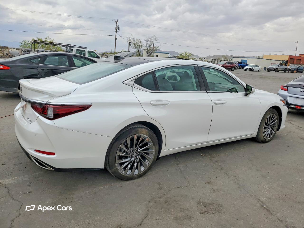 Lexus ES 2025