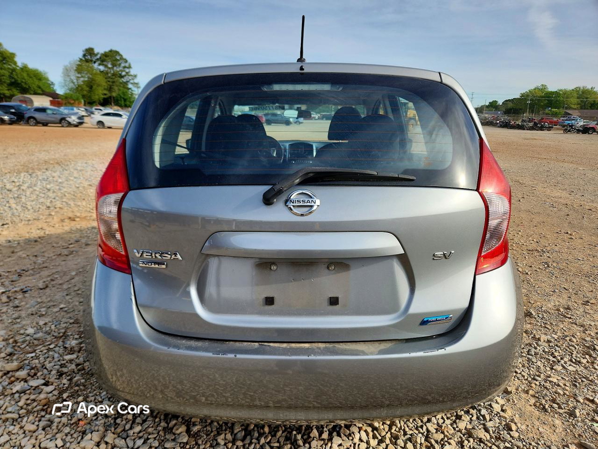 Nissan Versa 2015