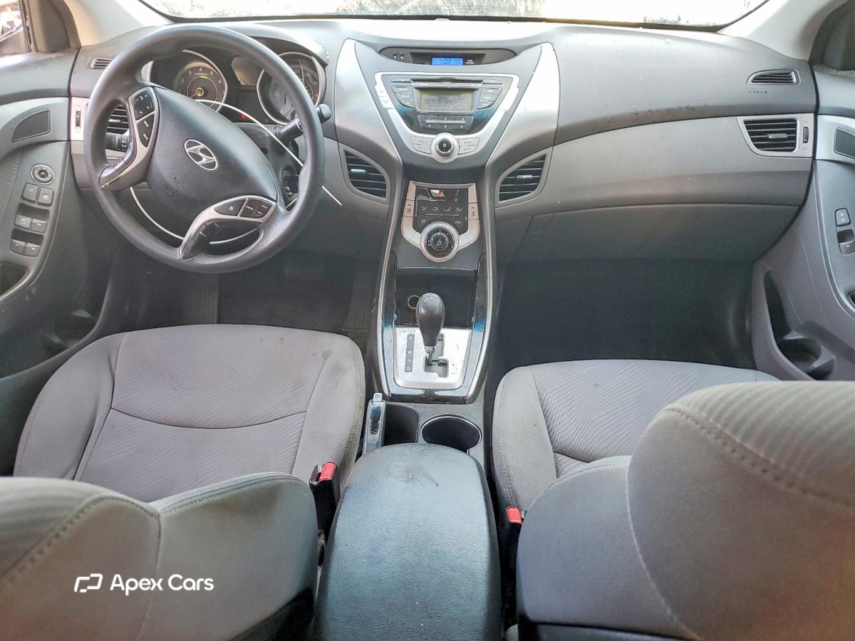 Hyundai Elantra 2012