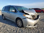 Toyota Sienna 2011