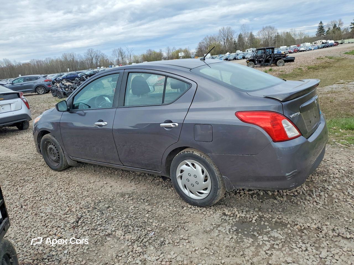 Nissan Versa 2015
