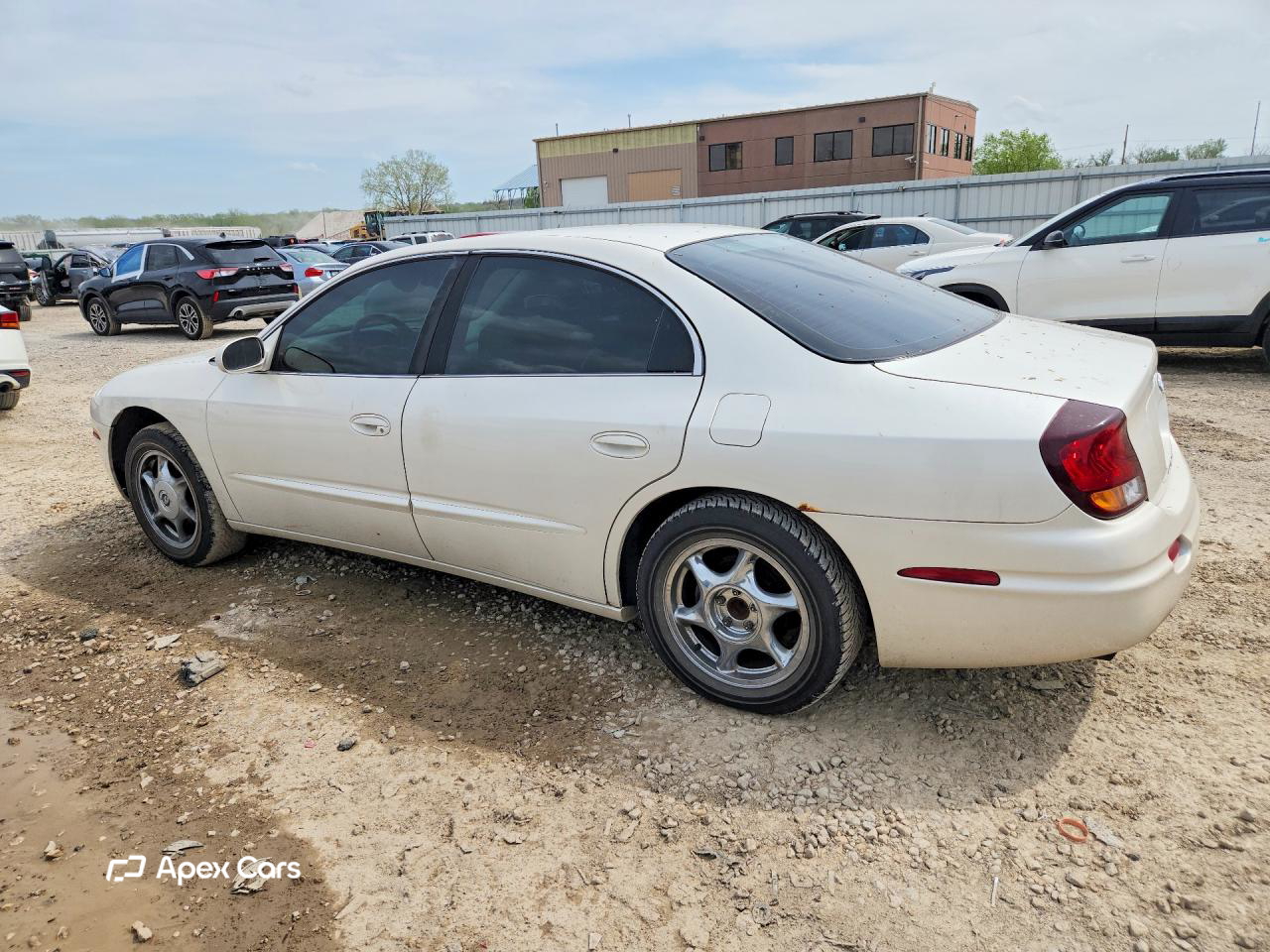 Oldsmobile Aurora 2003