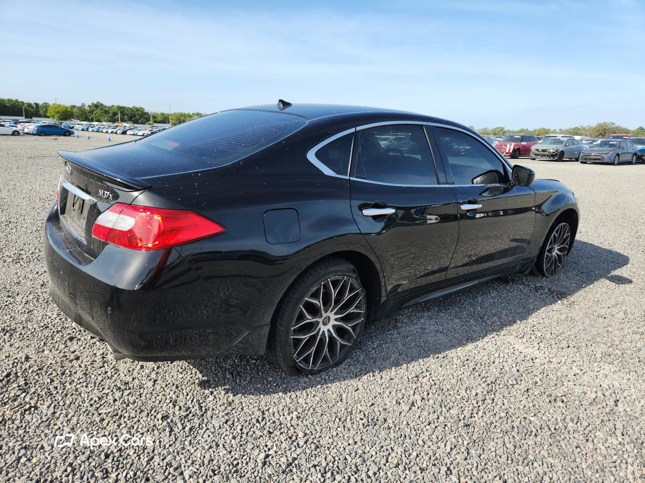 Infiniti M 2013