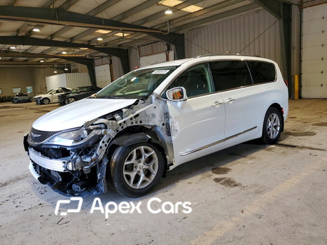 Chrysler Pacifica 2018 - Image 1 of 13