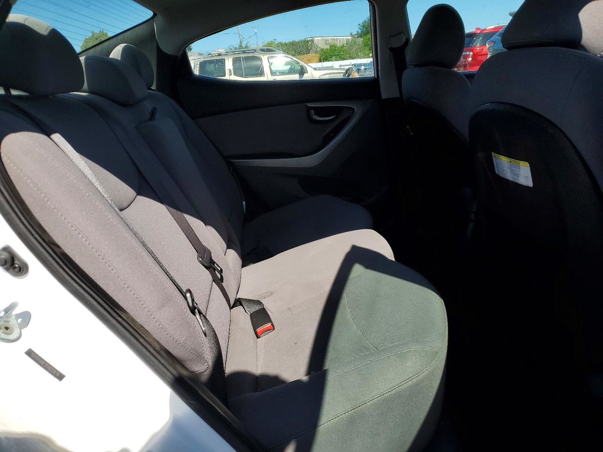 Hyundai Elantra 2015