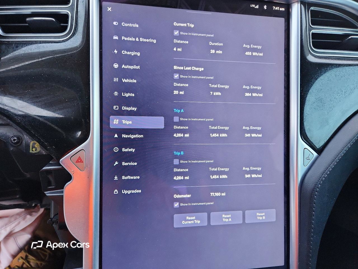 Tesla Model S 2015