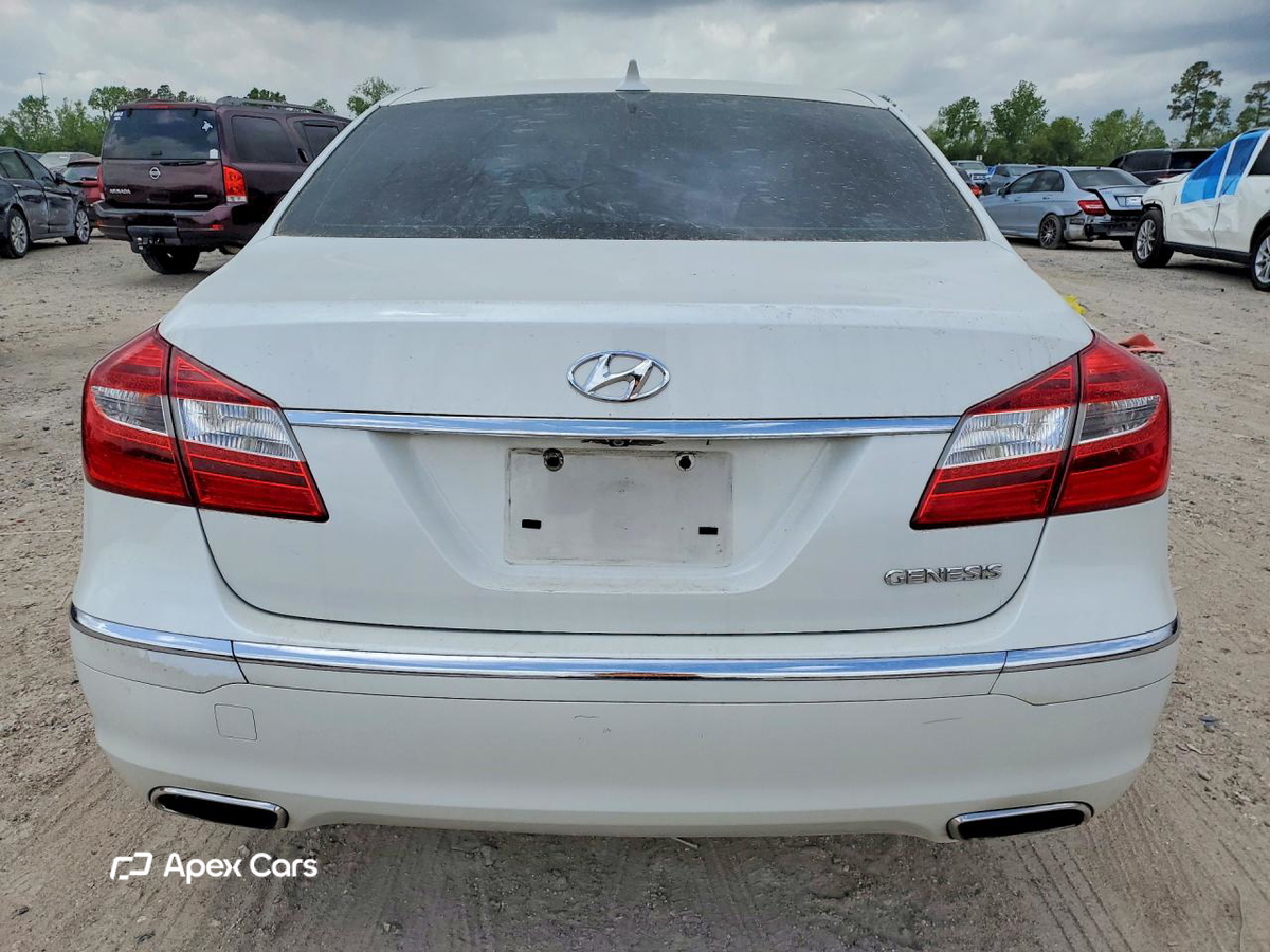 Hyundai Genesis 2013