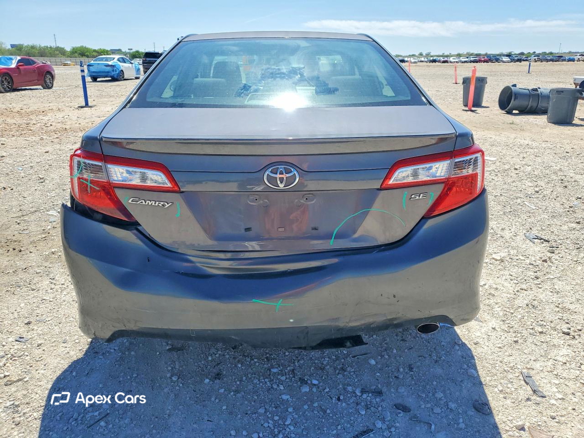 Toyota Camry 2014