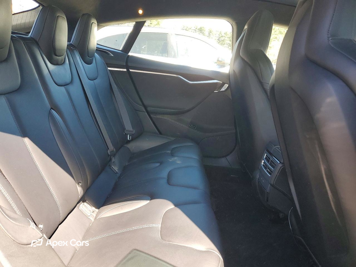 Tesla Model S 2016