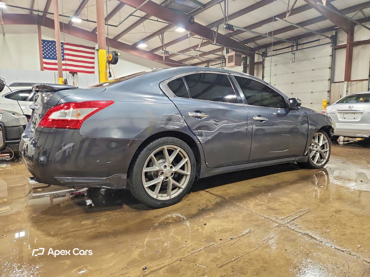Nissan Maxima 2011