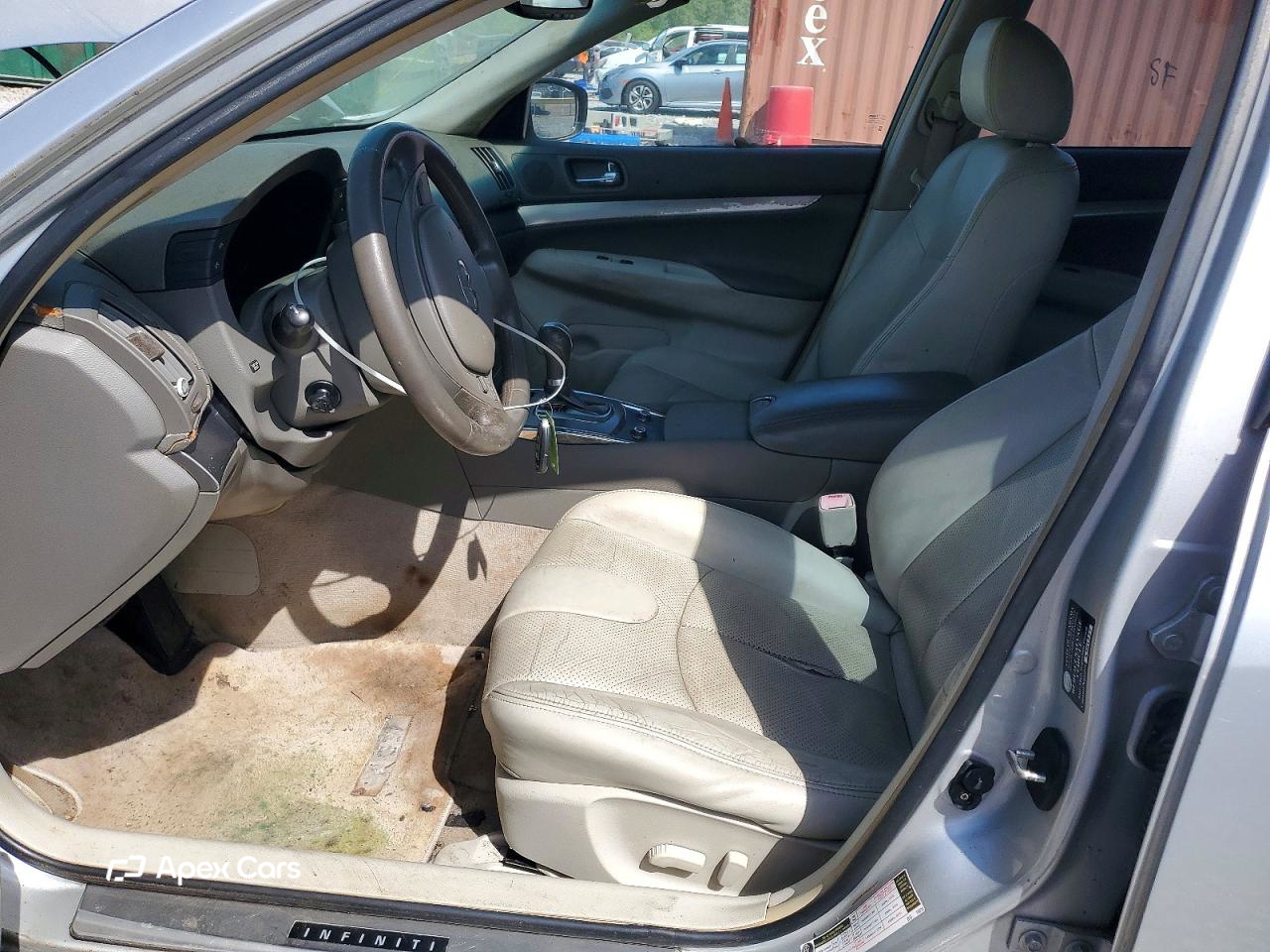 Infiniti G 2011