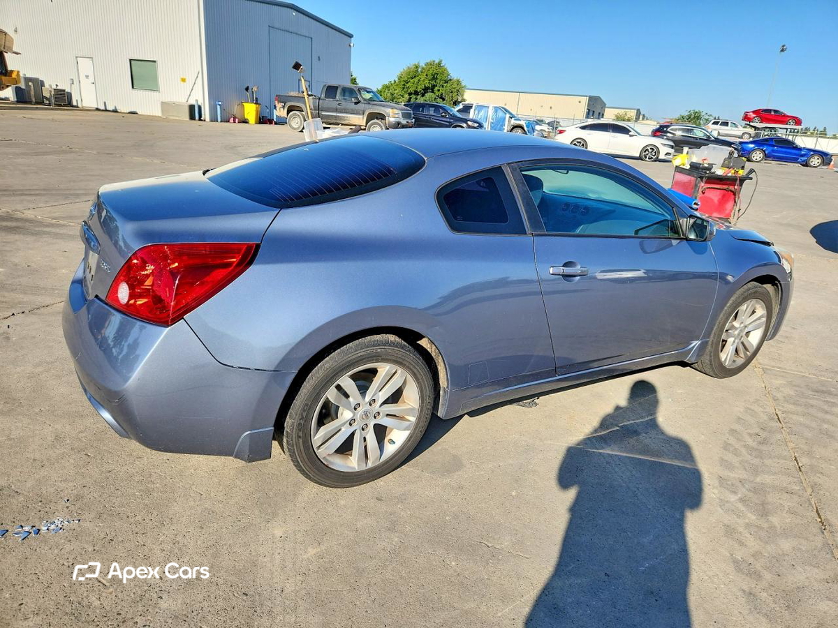 Nissan Altima 2010
