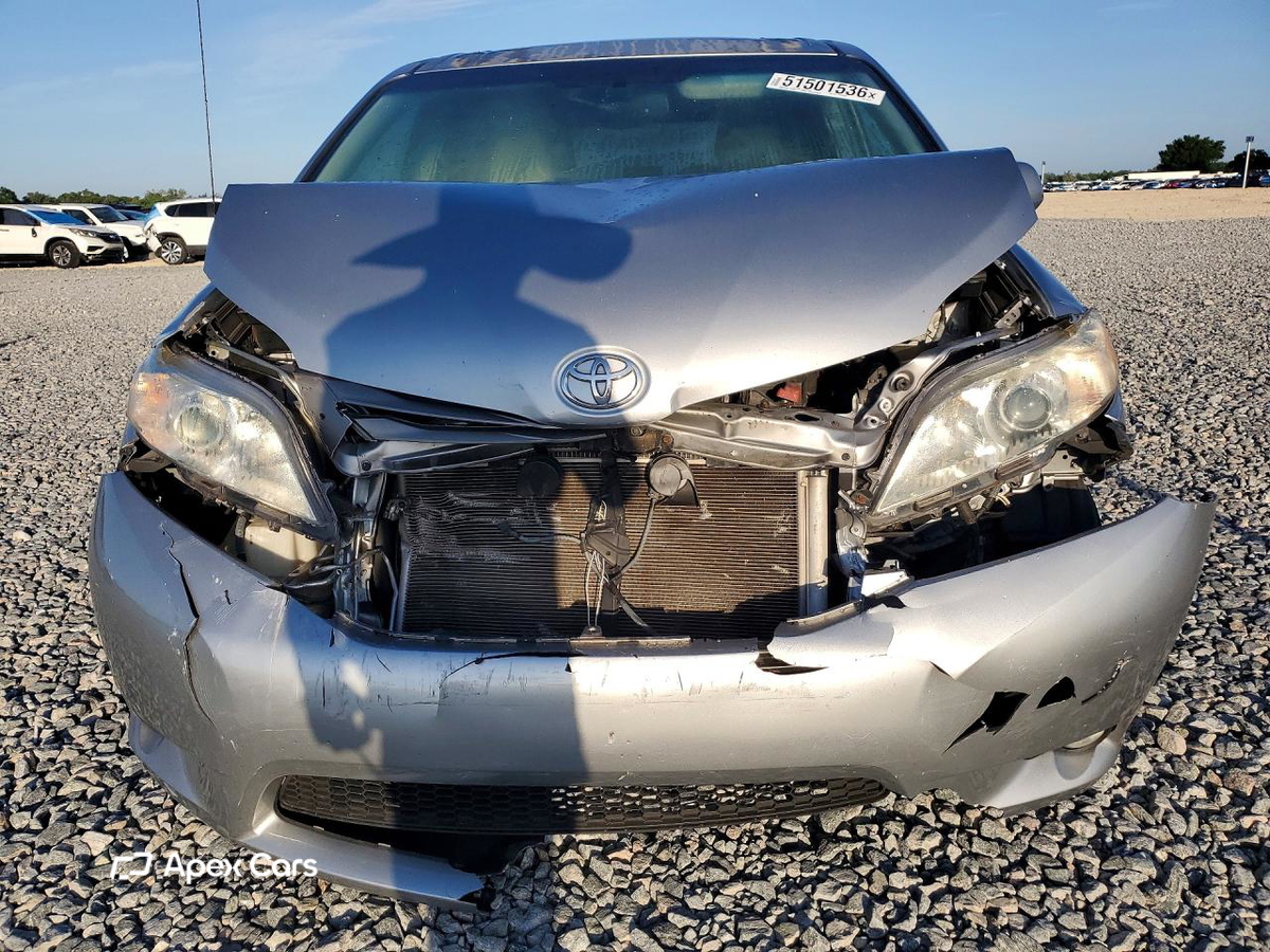 Toyota Sienna 2011