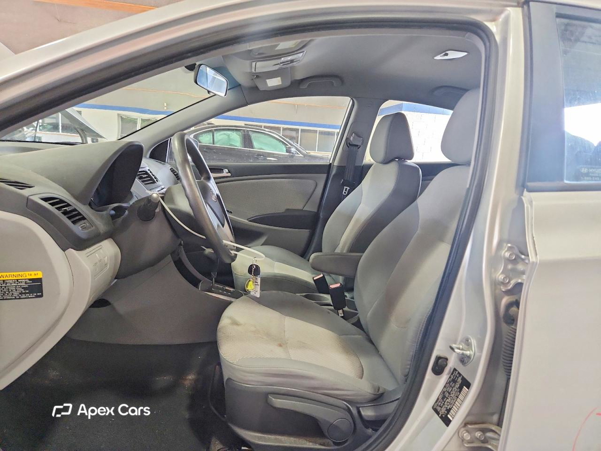 Hyundai Accent 2013