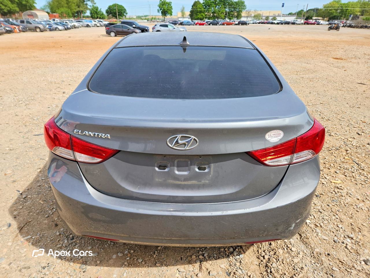 Hyundai Elantra 2013