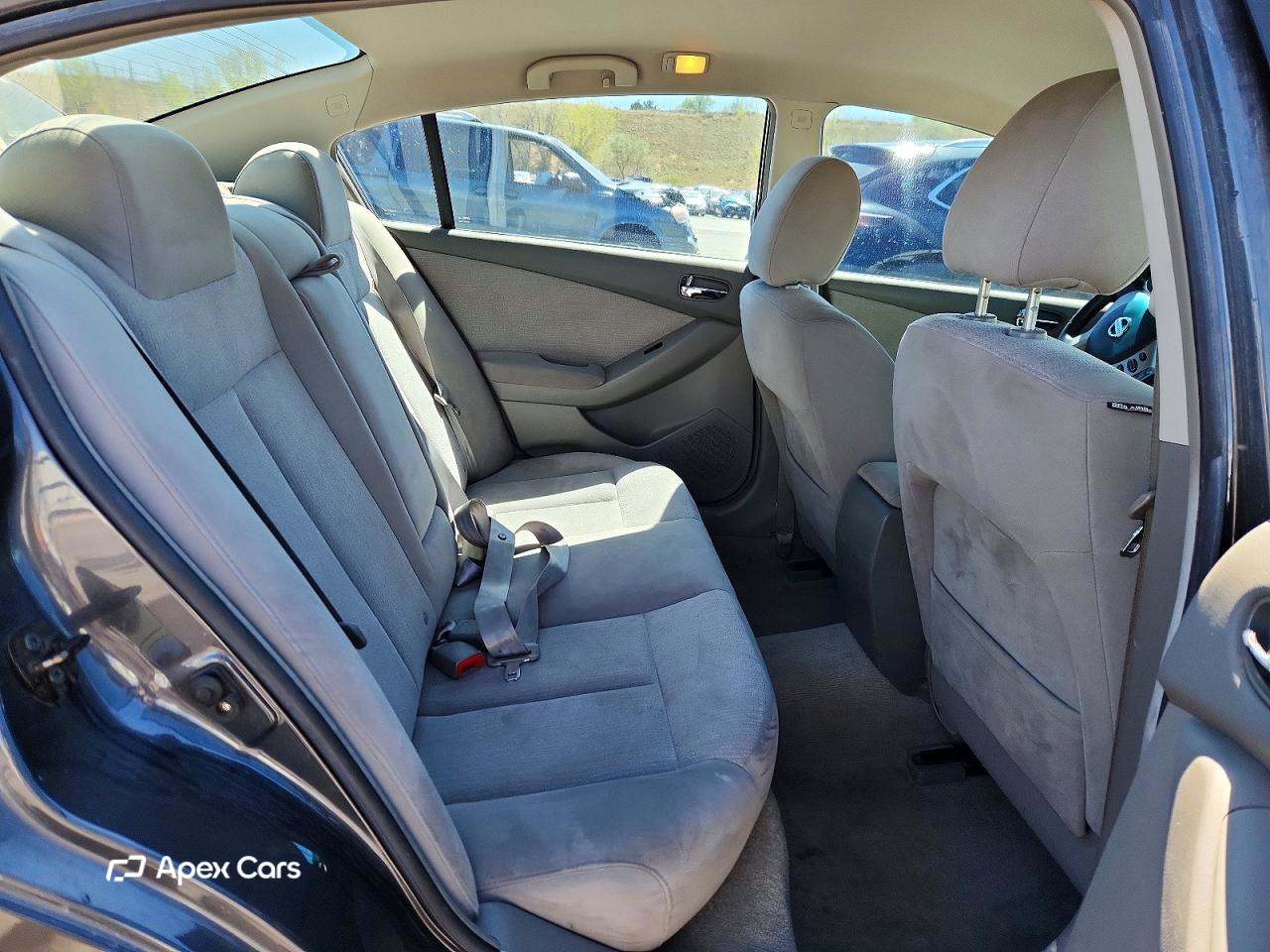 Nissan Altima 2010