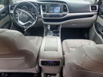 Toyota Highlander 2016
