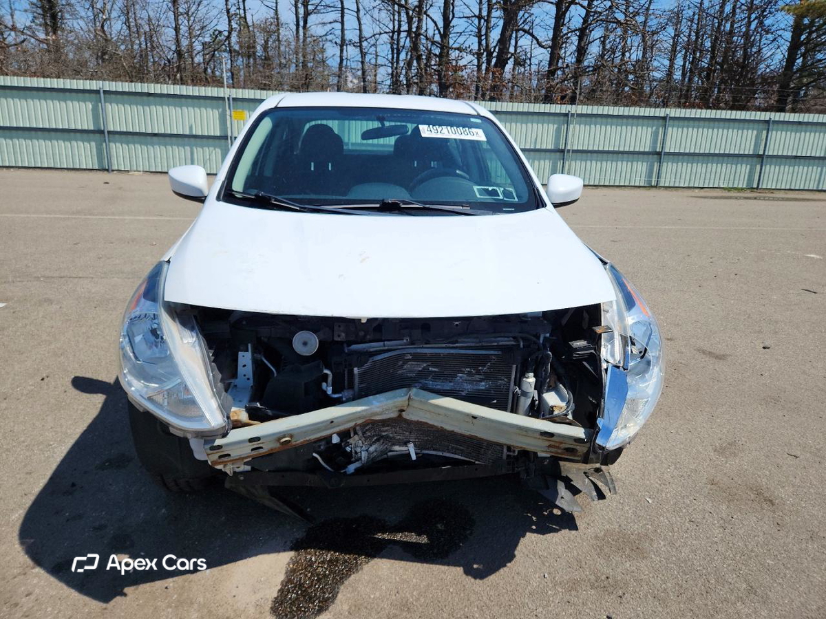 Nissan Versa 2016