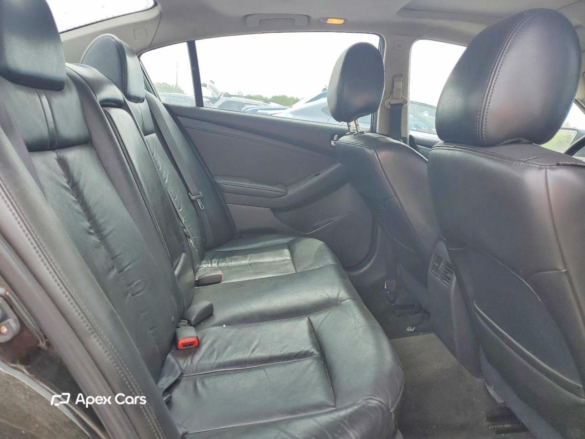 Nissan Altima 2011
