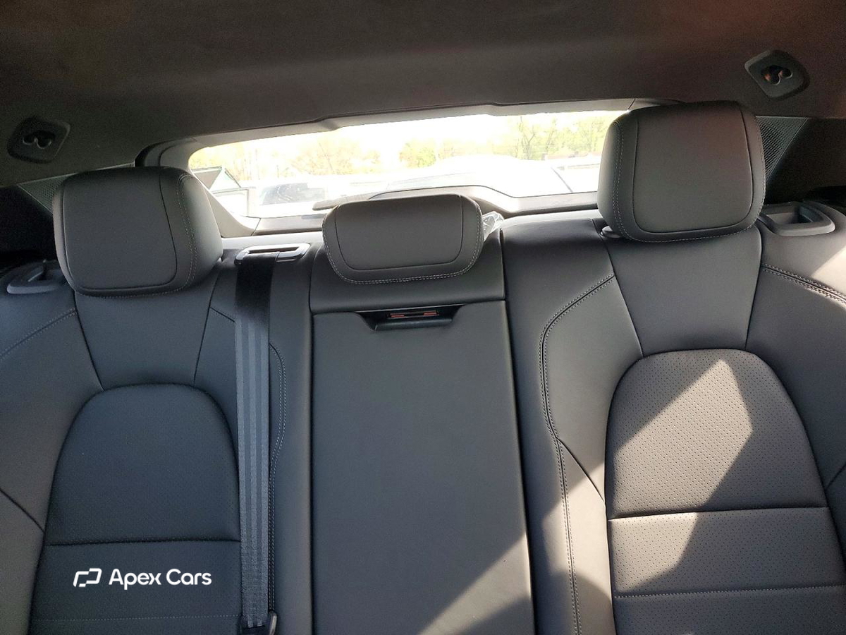 Porsche Macan 2025
