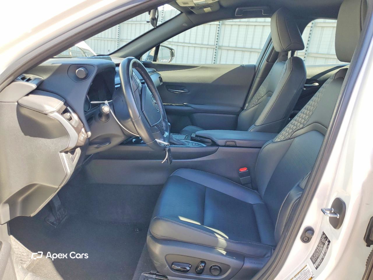 Lexus UX 2021