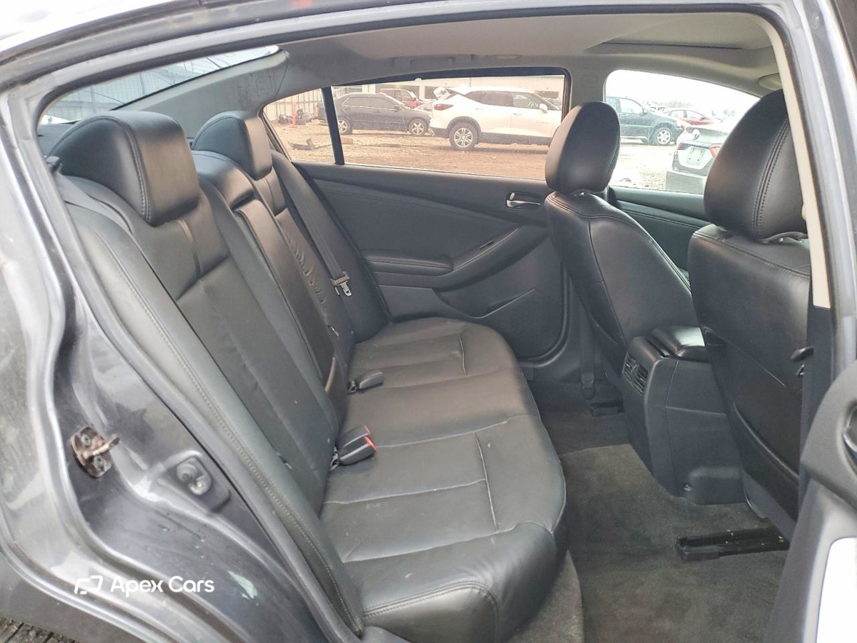 Nissan Altima 2010