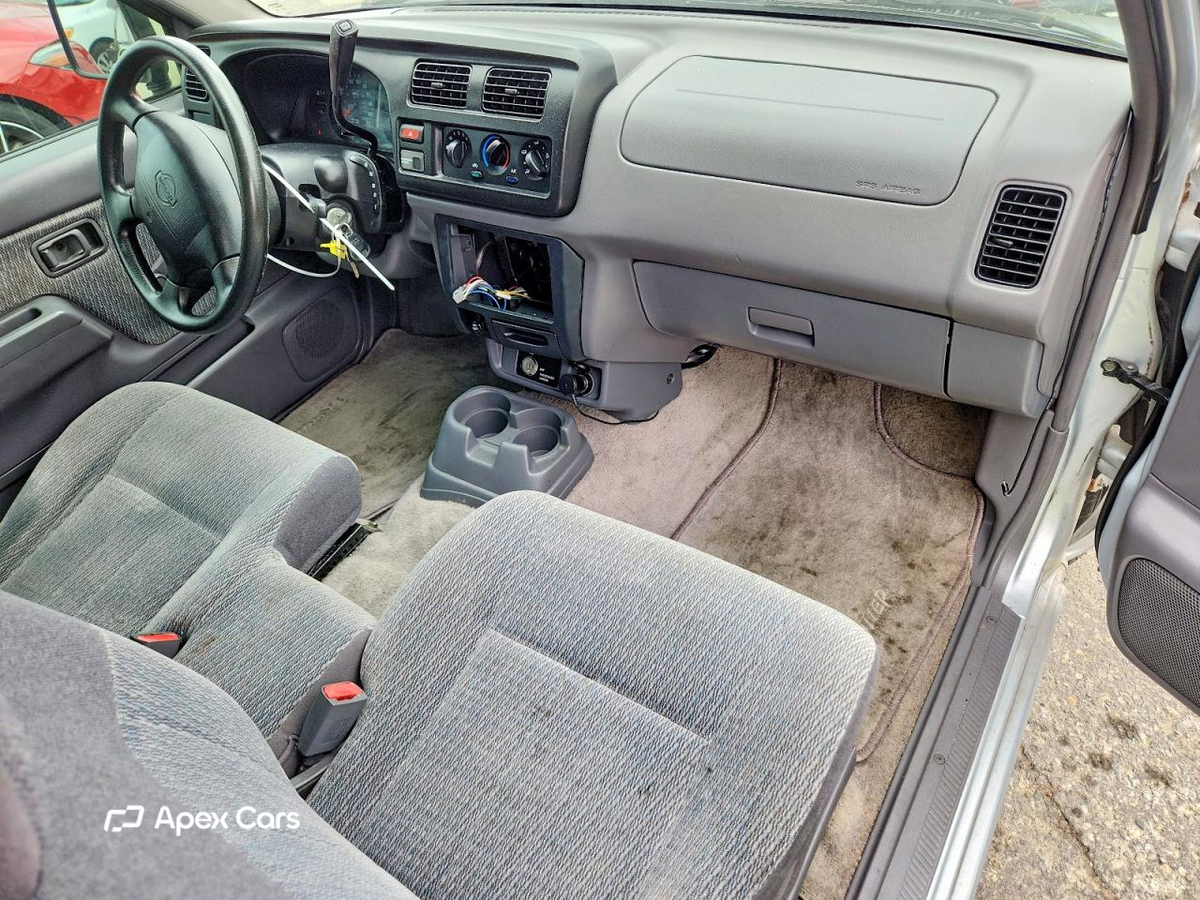 Nissan Navara (Frontier) 2000