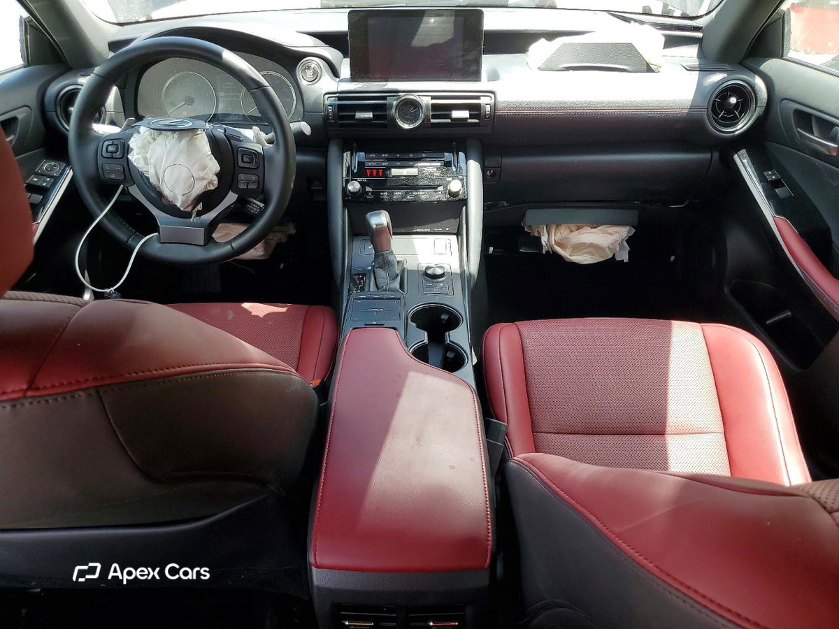 Lexus IS 2025
