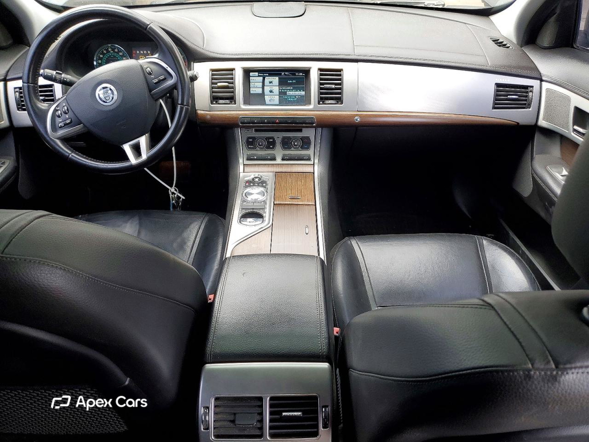 Jaguar XF 2012