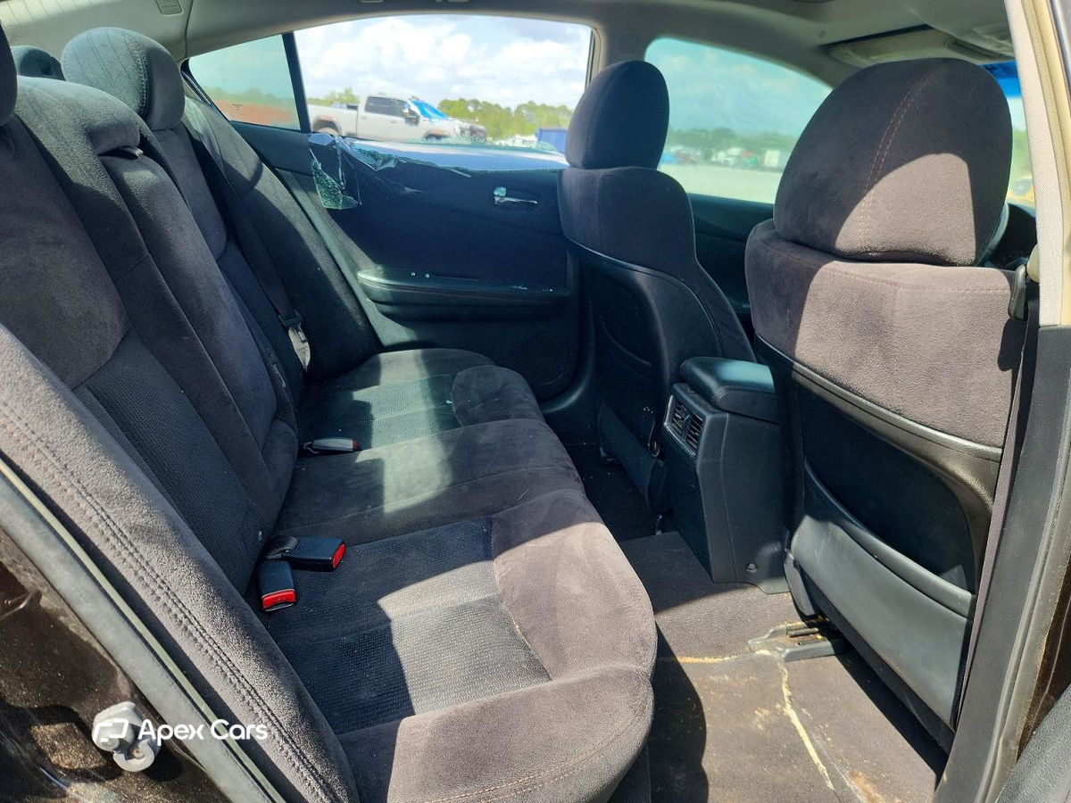 Nissan Maxima 2010
