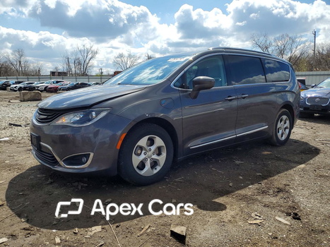 Chrysler Pacifica 2018 - Image 1 of 13