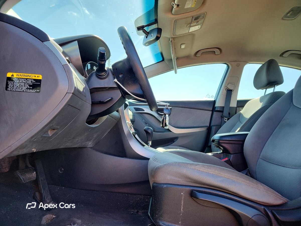 Hyundai Elantra 2012