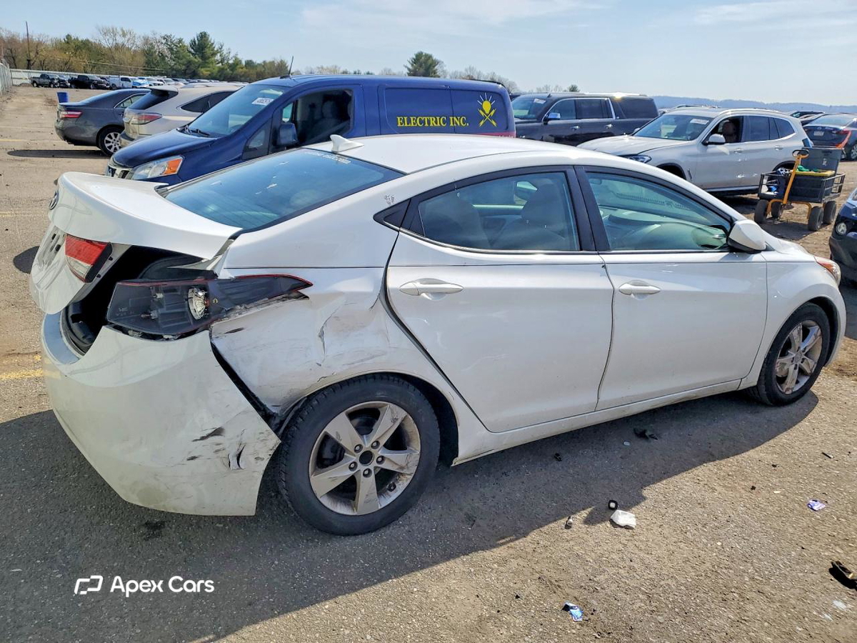 Hyundai Elantra 2013