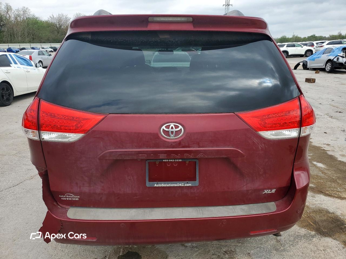 Toyota Sienna 2012