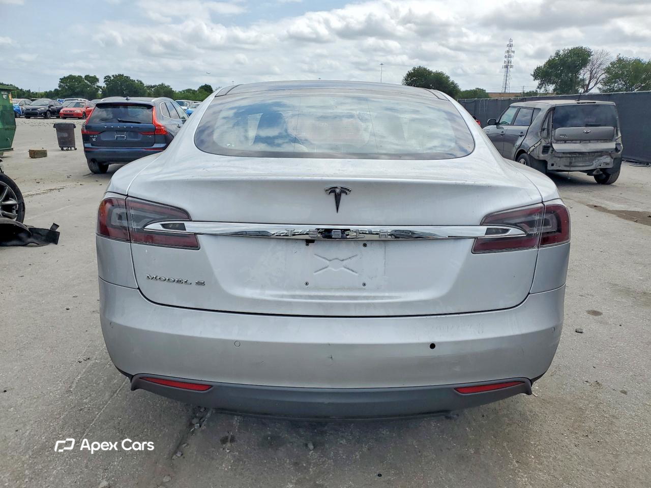 Tesla Model S 2015