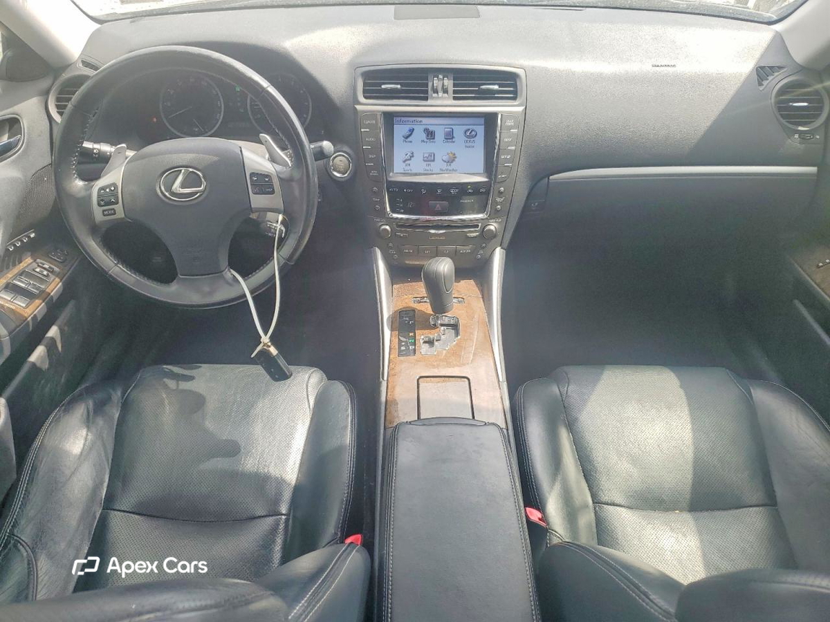 Lexus IS 2011