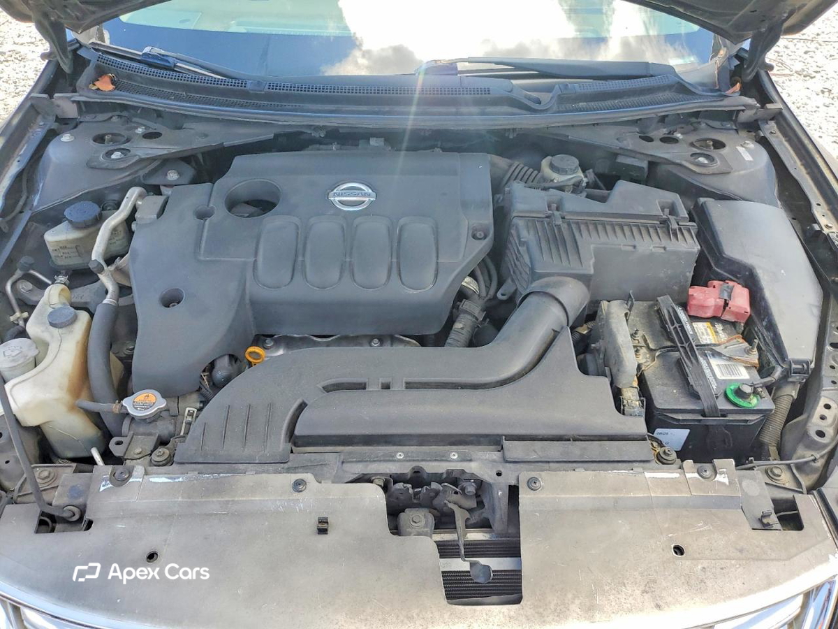 Nissan Altima 2012