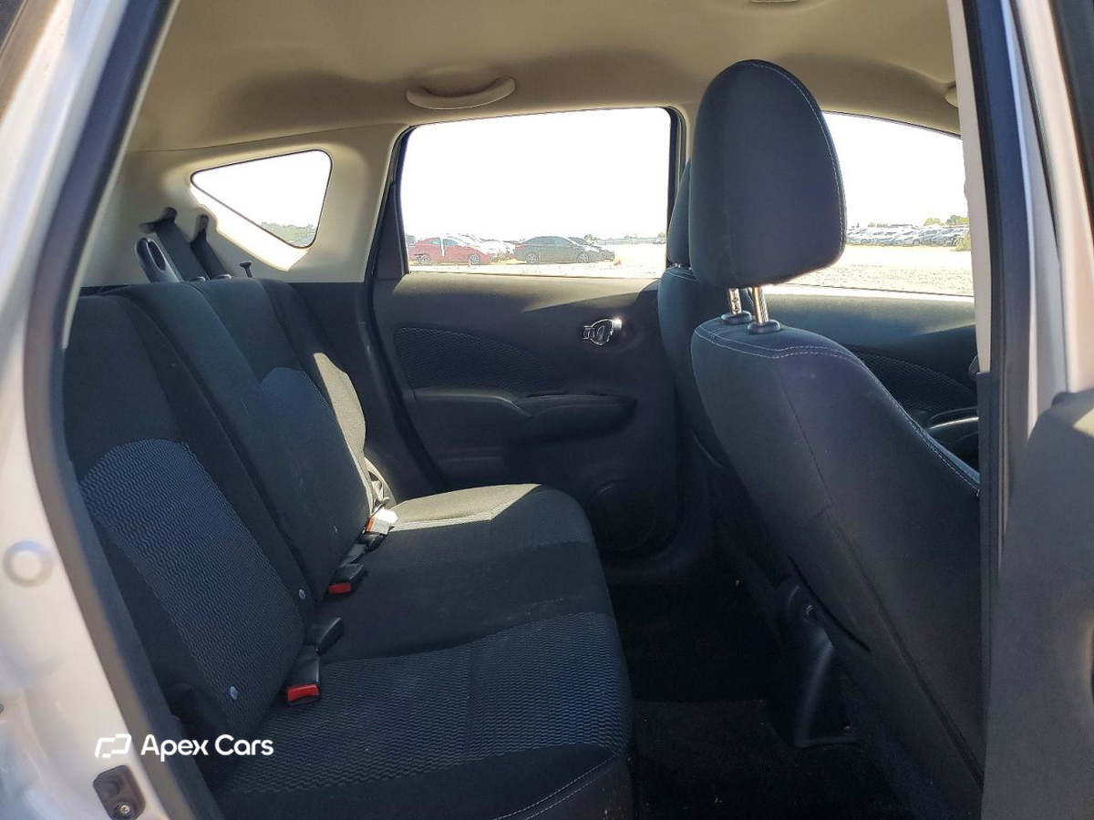 Nissan Versa 2015