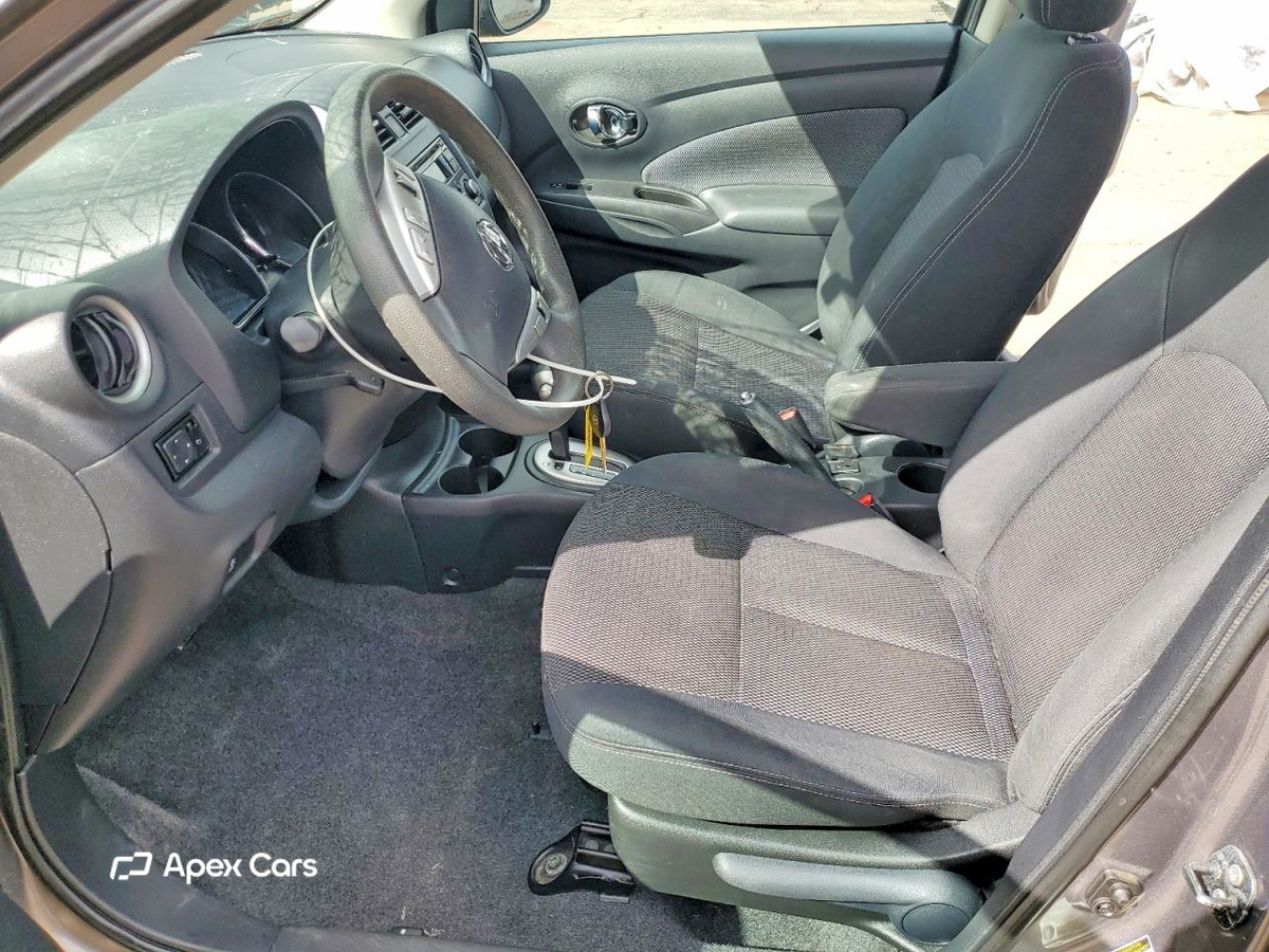 Nissan Versa 2015