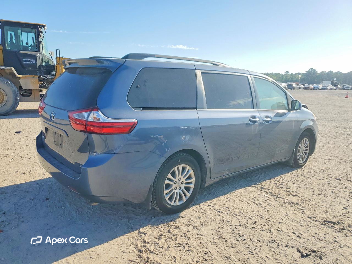 Toyota Sienna 2015
