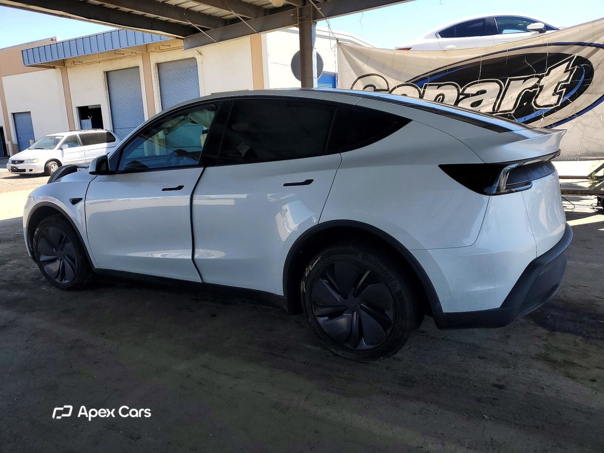 Tesla Model Y 2026