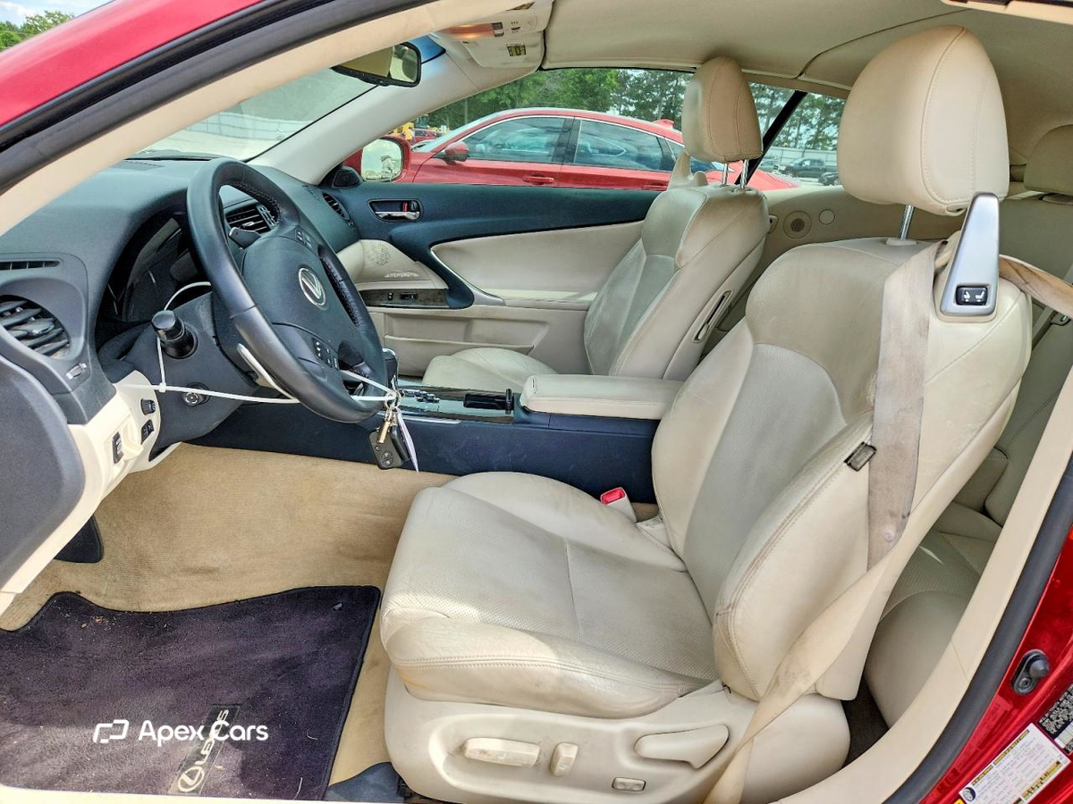 Lexus IS 2010