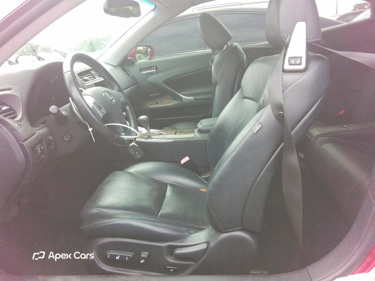 Lexus IS 2012